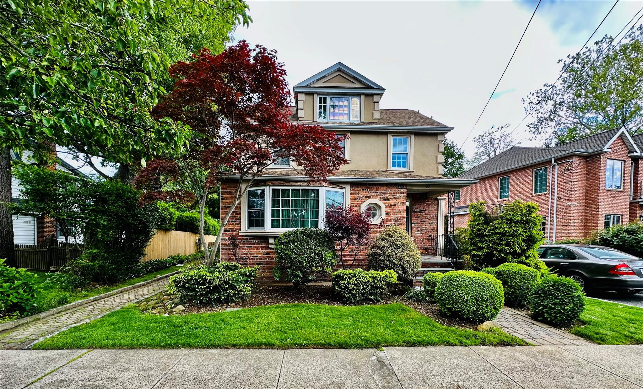 #1 photo, 36 Harding Avenue, Roslyn Heights , NY 11577