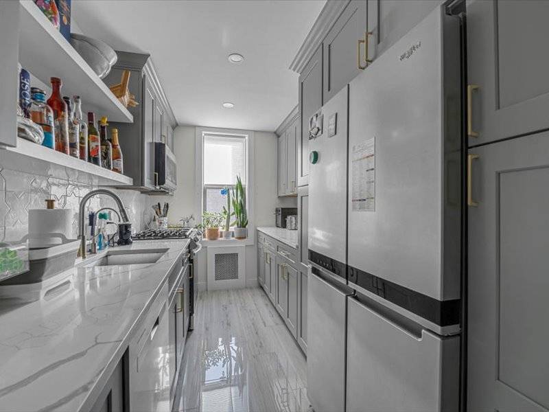 #4 photo, 2 West End Ave, #1H, ブルックリン区 Manhattan Beach , NY 11235