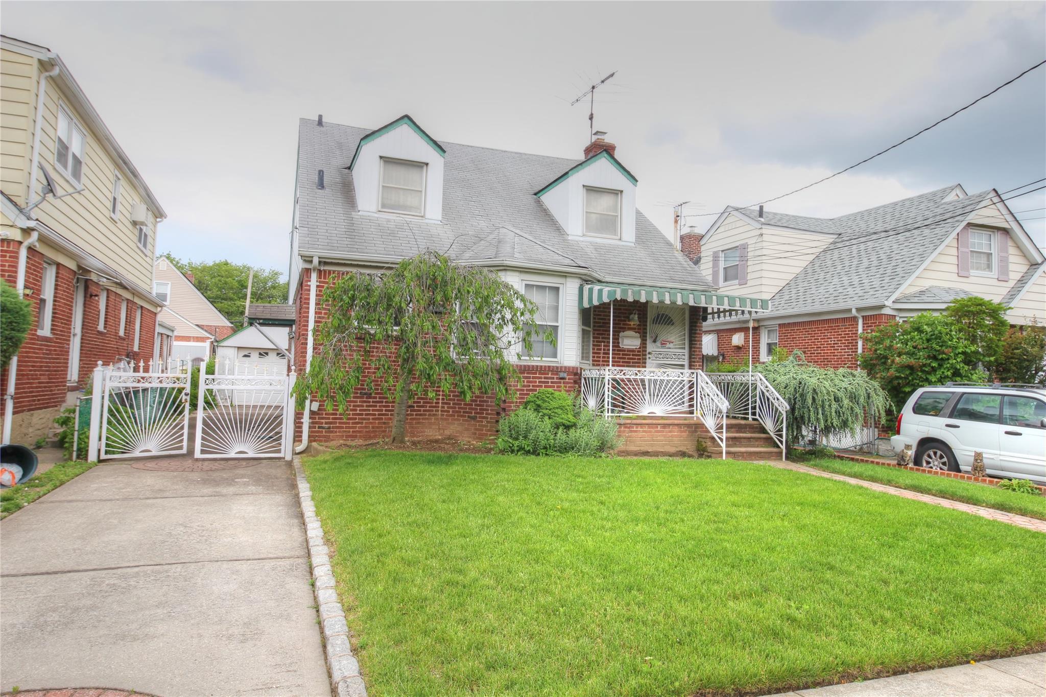 #2 photo, 115-31 237th Street, ナッソー郡 Elmont , NY 11003