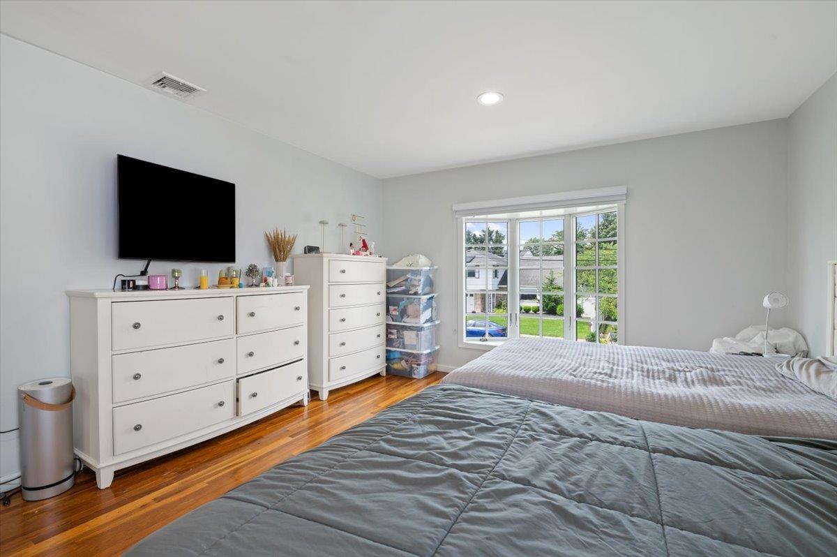 #18 photo, 654 Derby Avenue, ナッソー郡 Woodmere , NY 11598