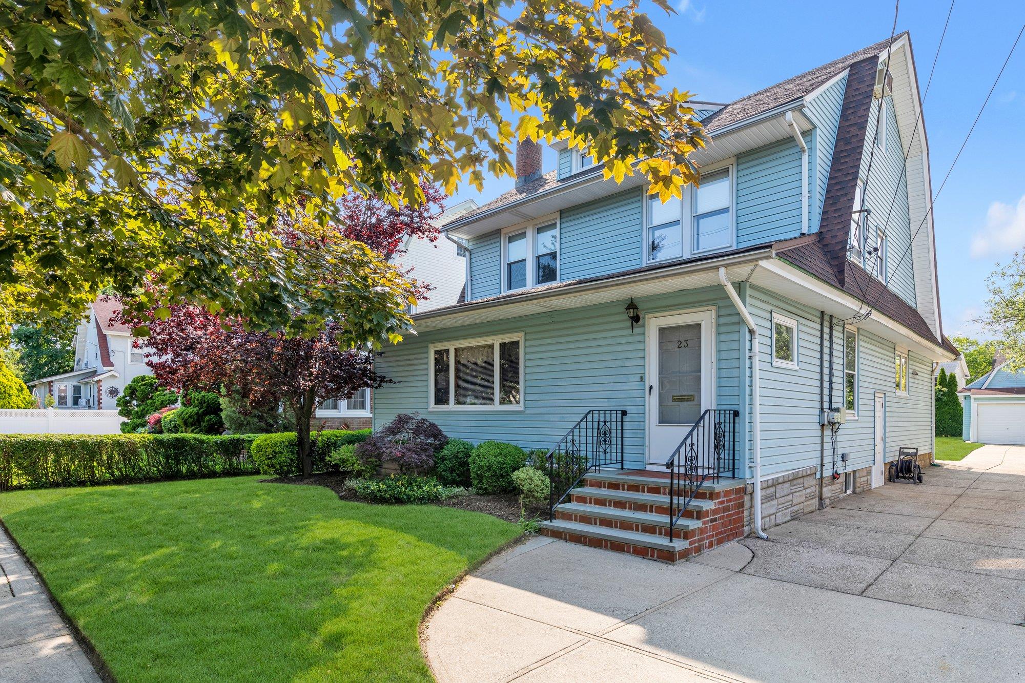 #1 photo, 23 Thompson Place, ناسو Lynbrook , NY 11563