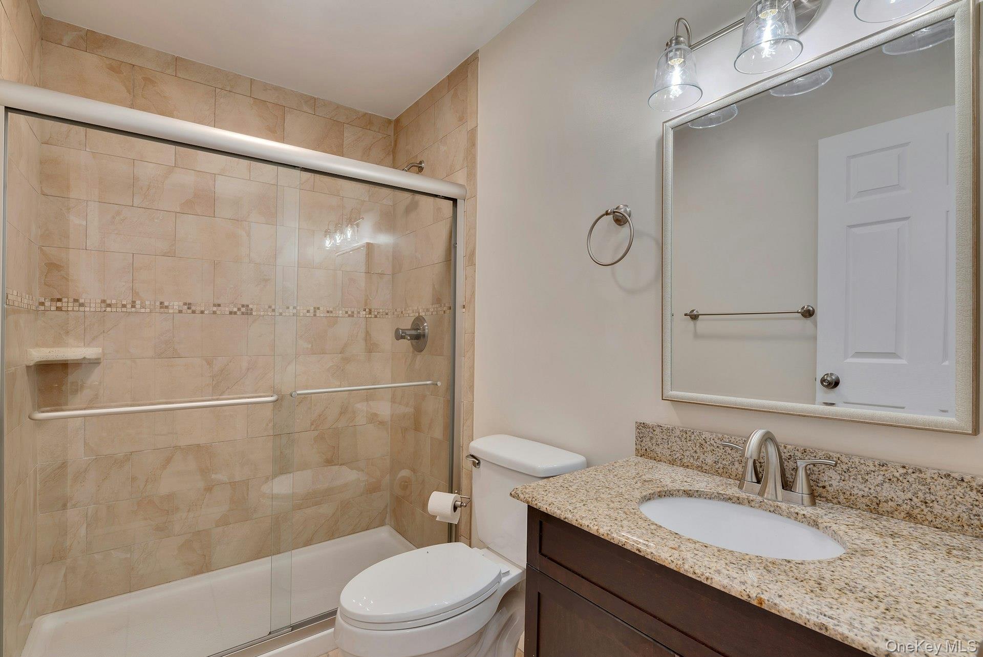 #15 photo, 305C Torquay Court, 東長島 Ridge , NY 11961