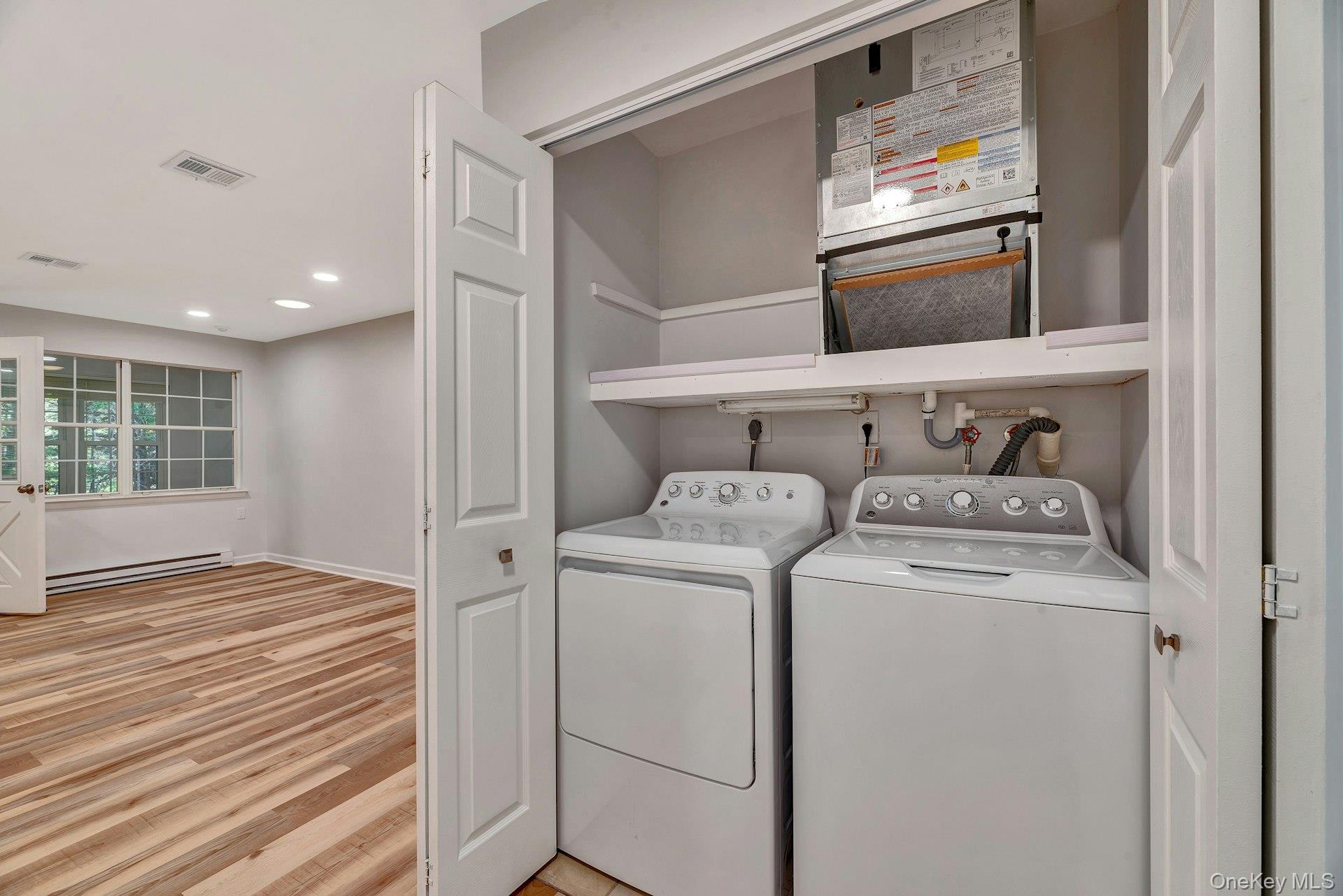 #16 photo, 305C Torquay Court, 東長島 Ridge , NY 11961