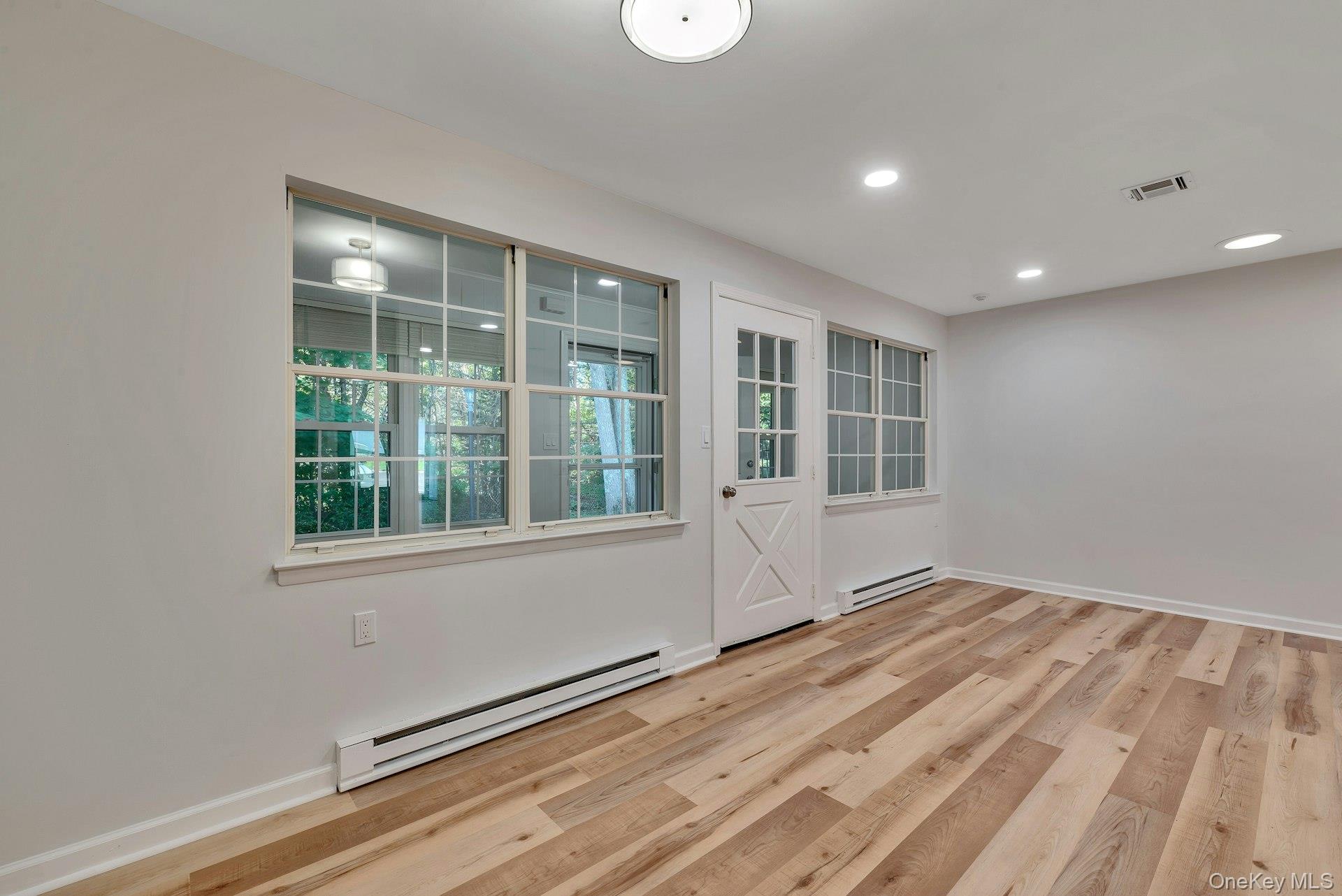 #17 photo, 305C Torquay Court, 東長島 Ridge , NY 11961