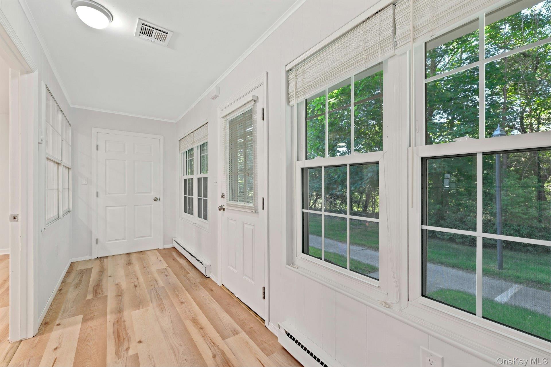 #20 photo, 305C Torquay Court, 東長島 Ridge , NY 11961