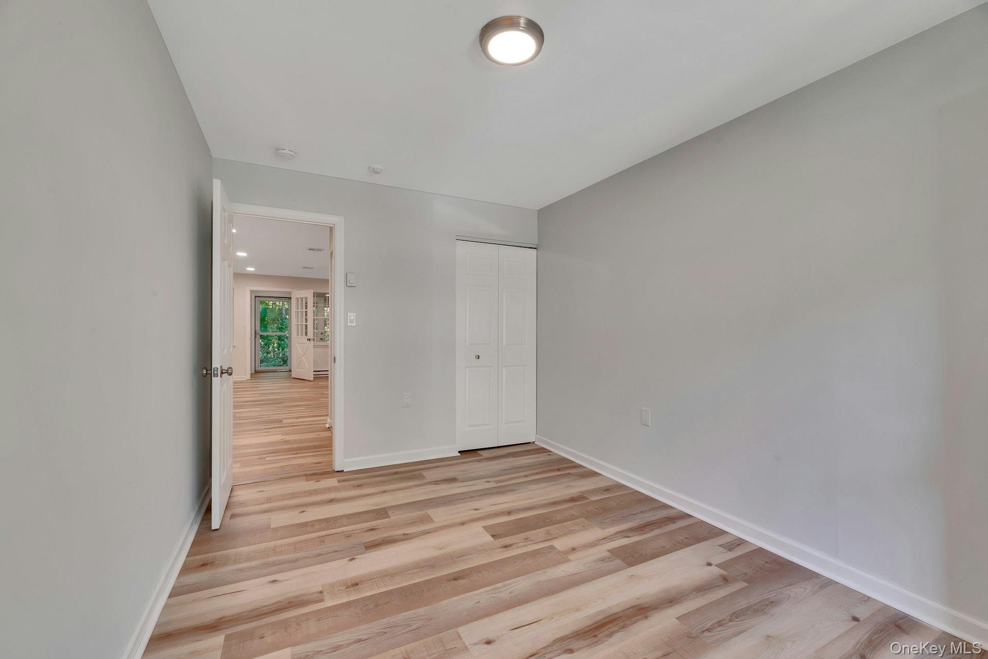 #8 photo, 305C Torquay Court, 東長島 Ridge , NY 11961