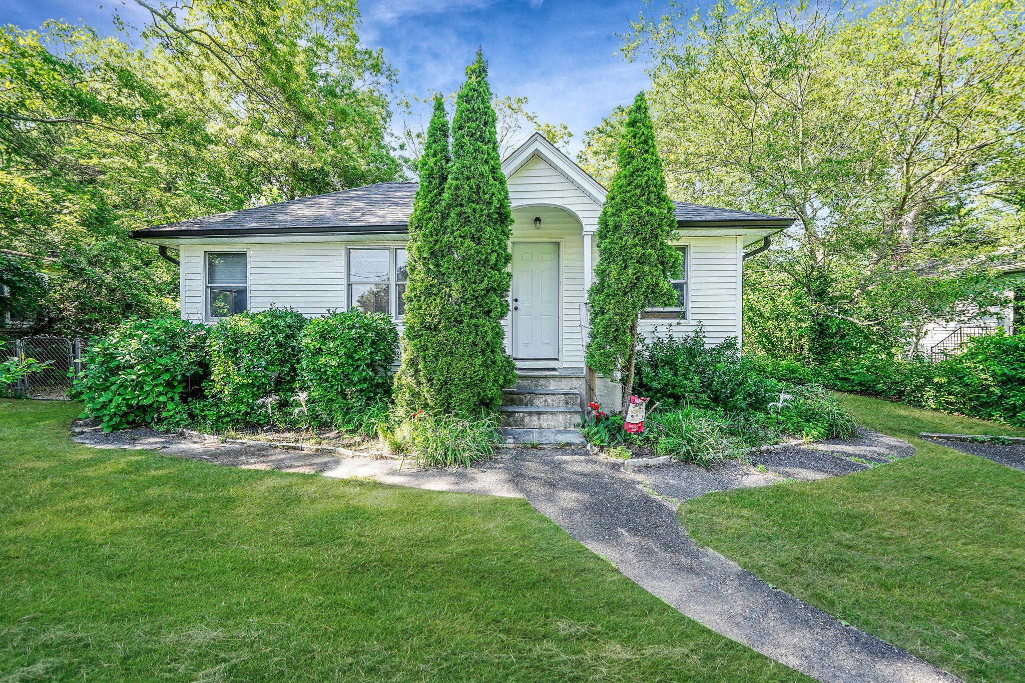 #1 photo, 53 Park Drive, Rocky Point , NY 11778