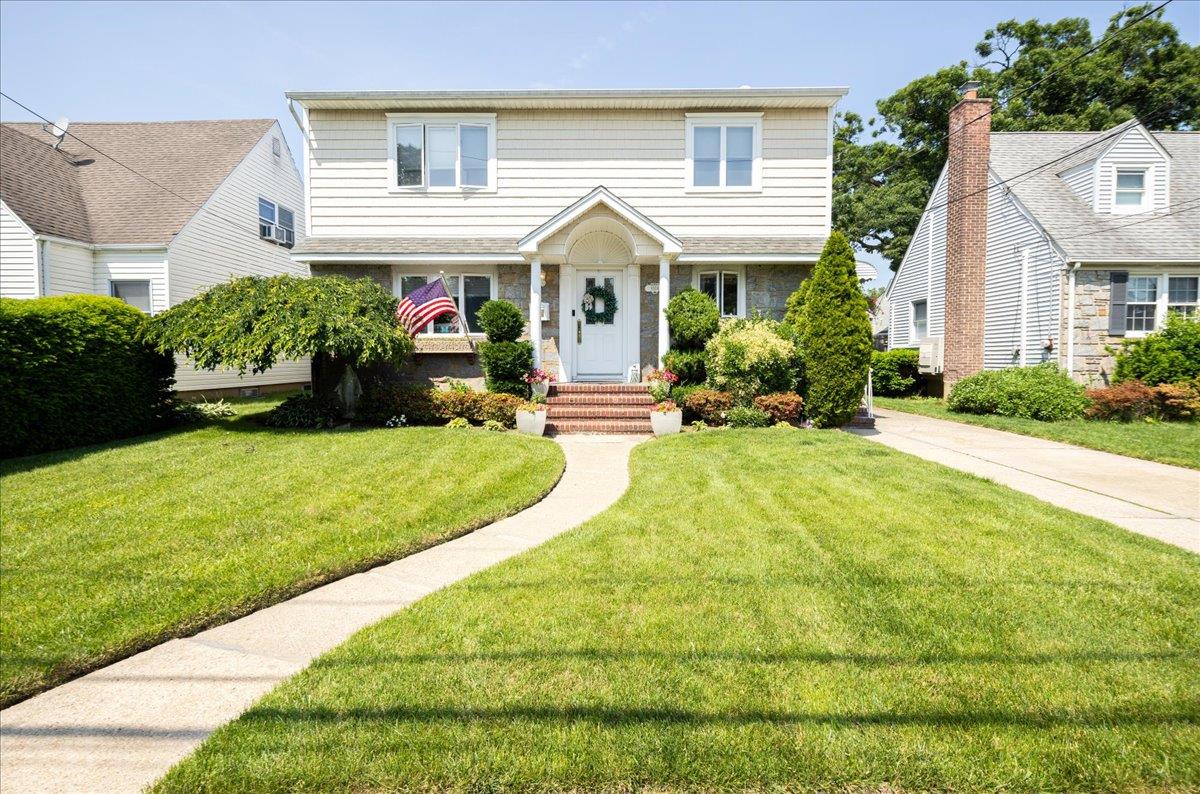 #1 photo, 1004 Jackson Avenue, Franklin Square , NY 11010