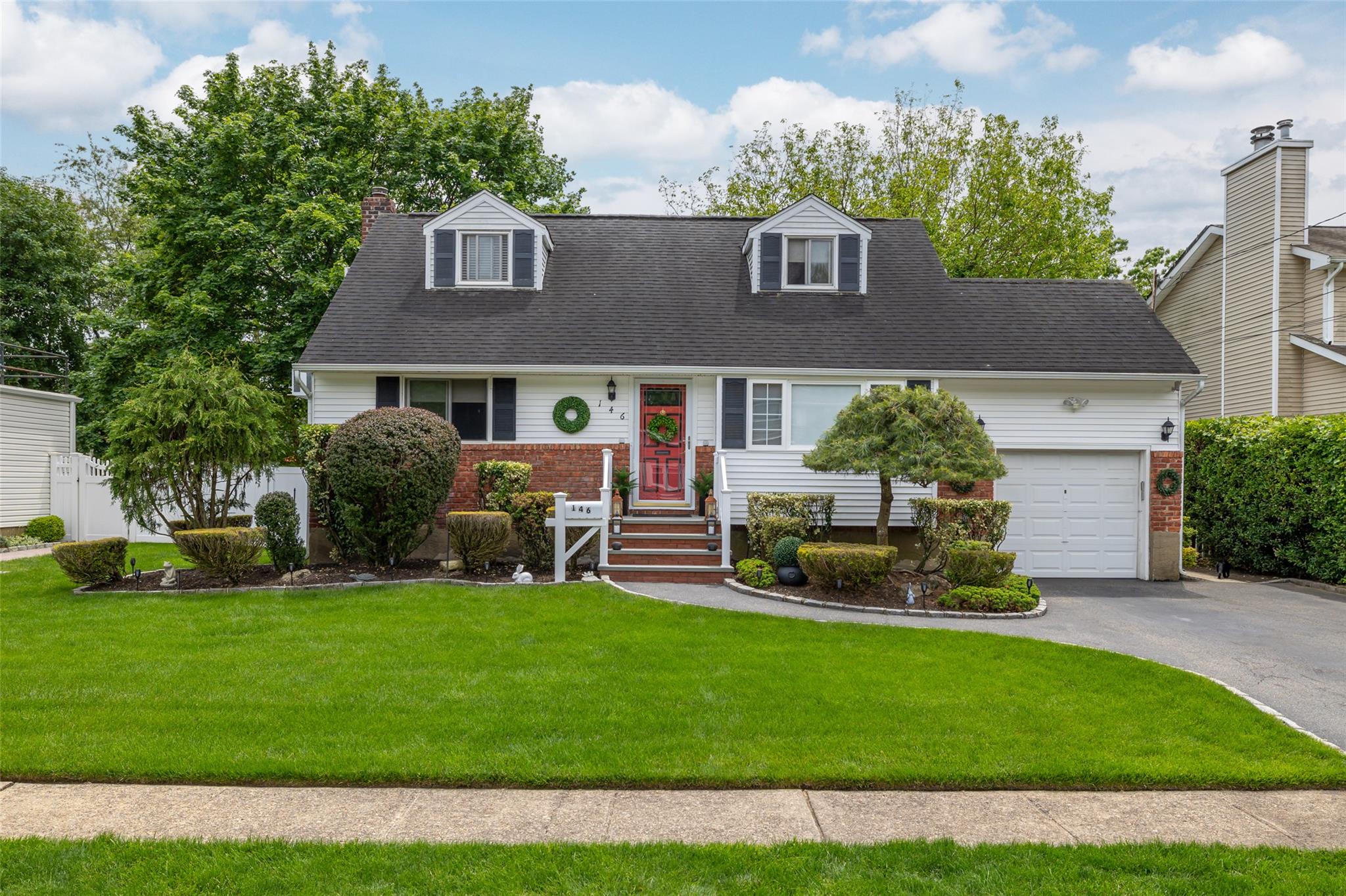 #1 photo, 146 N Chestnut Street, Massapequa , NY 11758