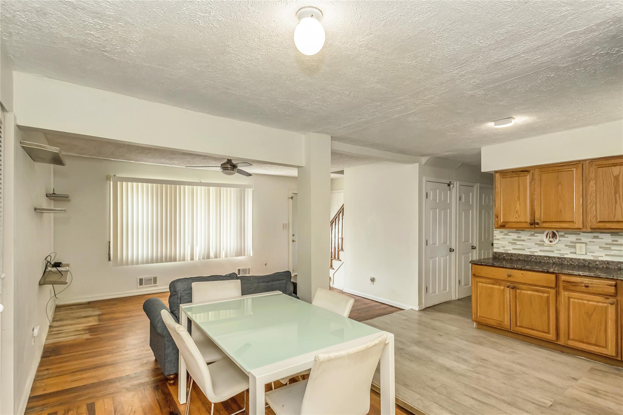 #7 photo, 18 Hilliard Avenue, 東長島 Central Islip , NY 11722