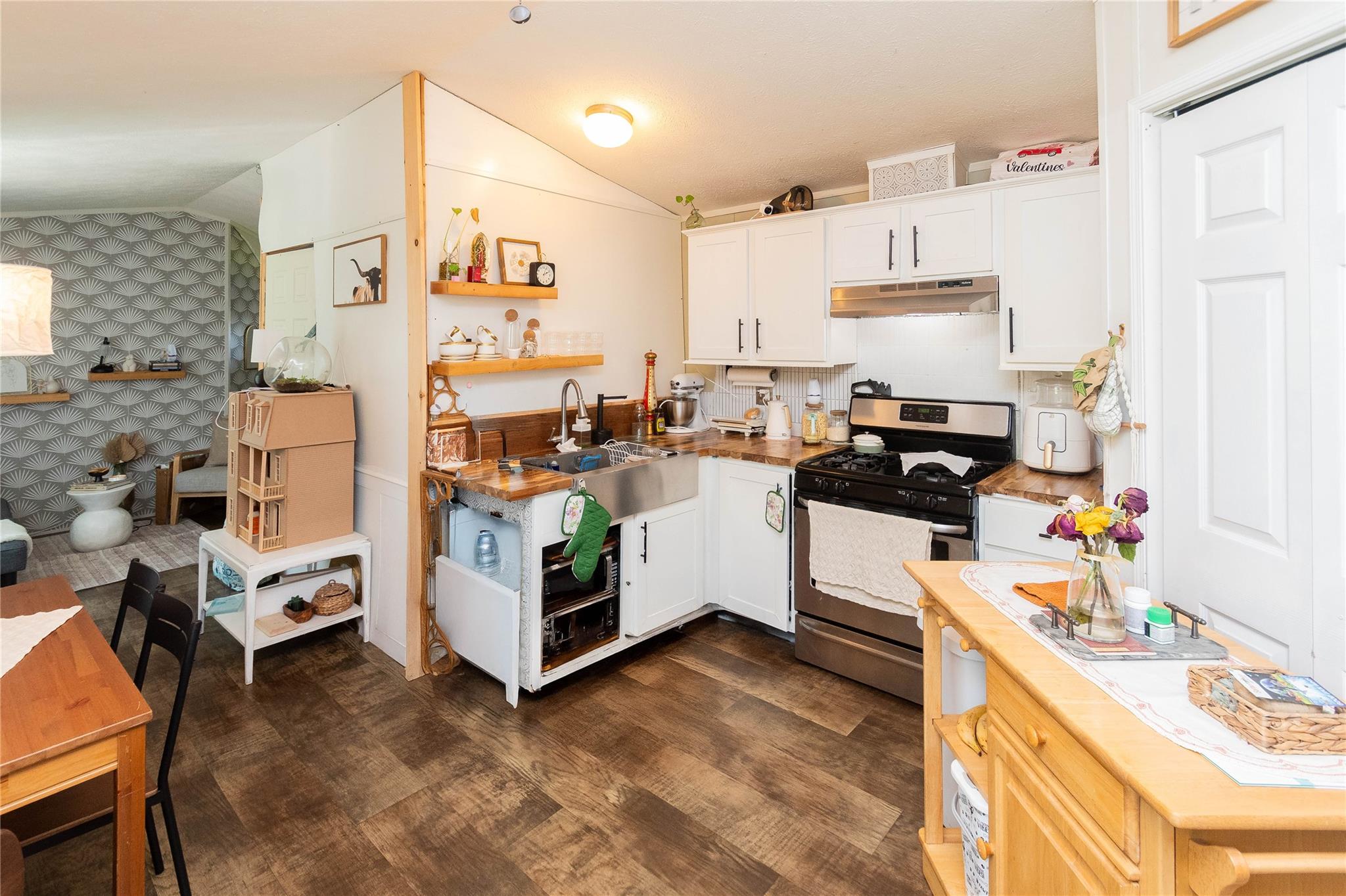 #6 photo, 9 Lily Court, Highland Mills , NY 10930