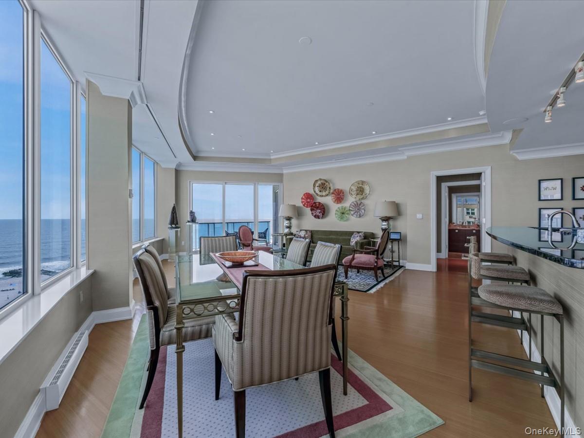 #10 photo, 403 E Boardwalk, ナッソー郡 Long Beach , NY 11561