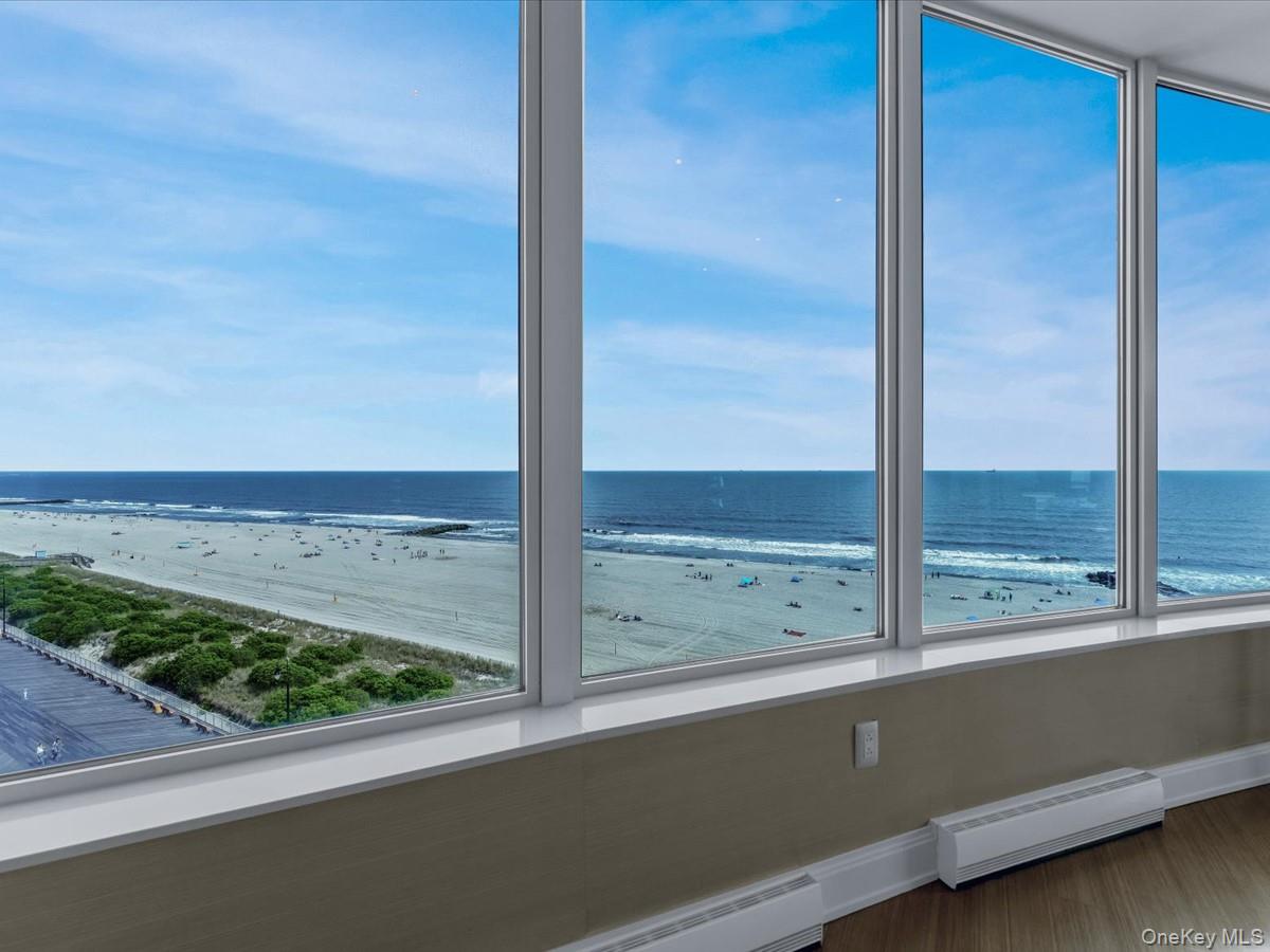 #13 photo, 403 E Boardwalk, ナッソー郡 Long Beach , NY 11561