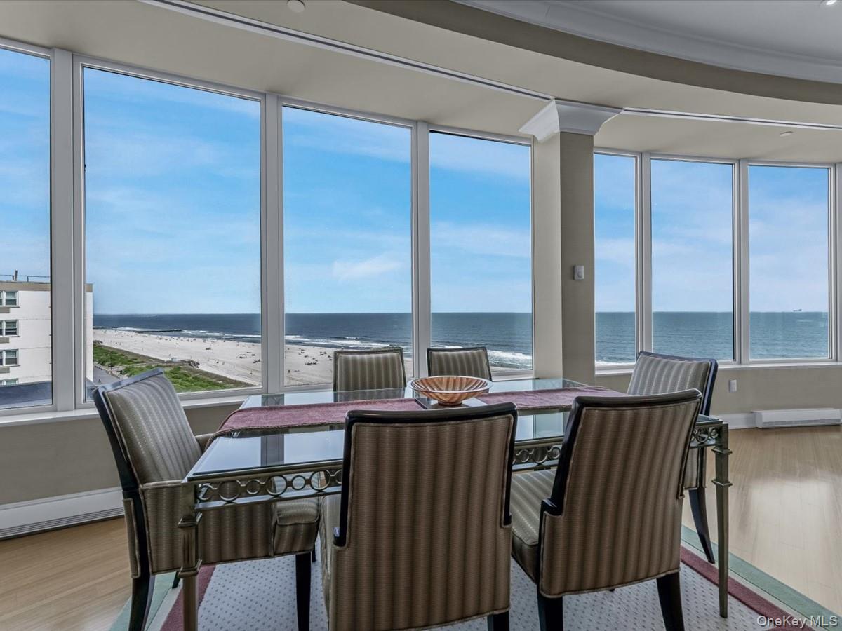 #9 photo, 403 E Boardwalk, ナッソー郡 Long Beach , NY 11561