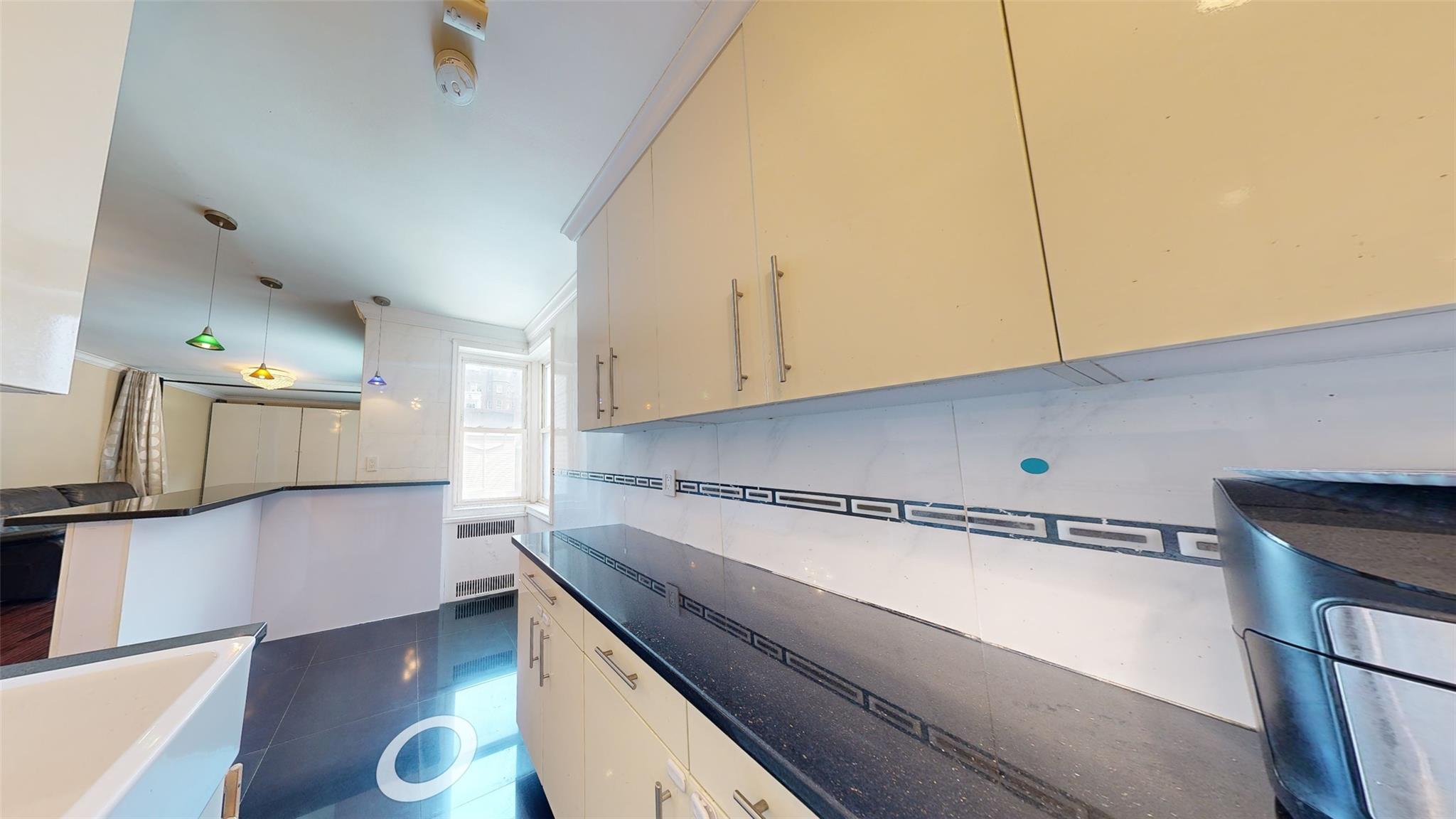 #11 photo, 9410 64 Road, クイーンズ区 Rego Park , NY 11374