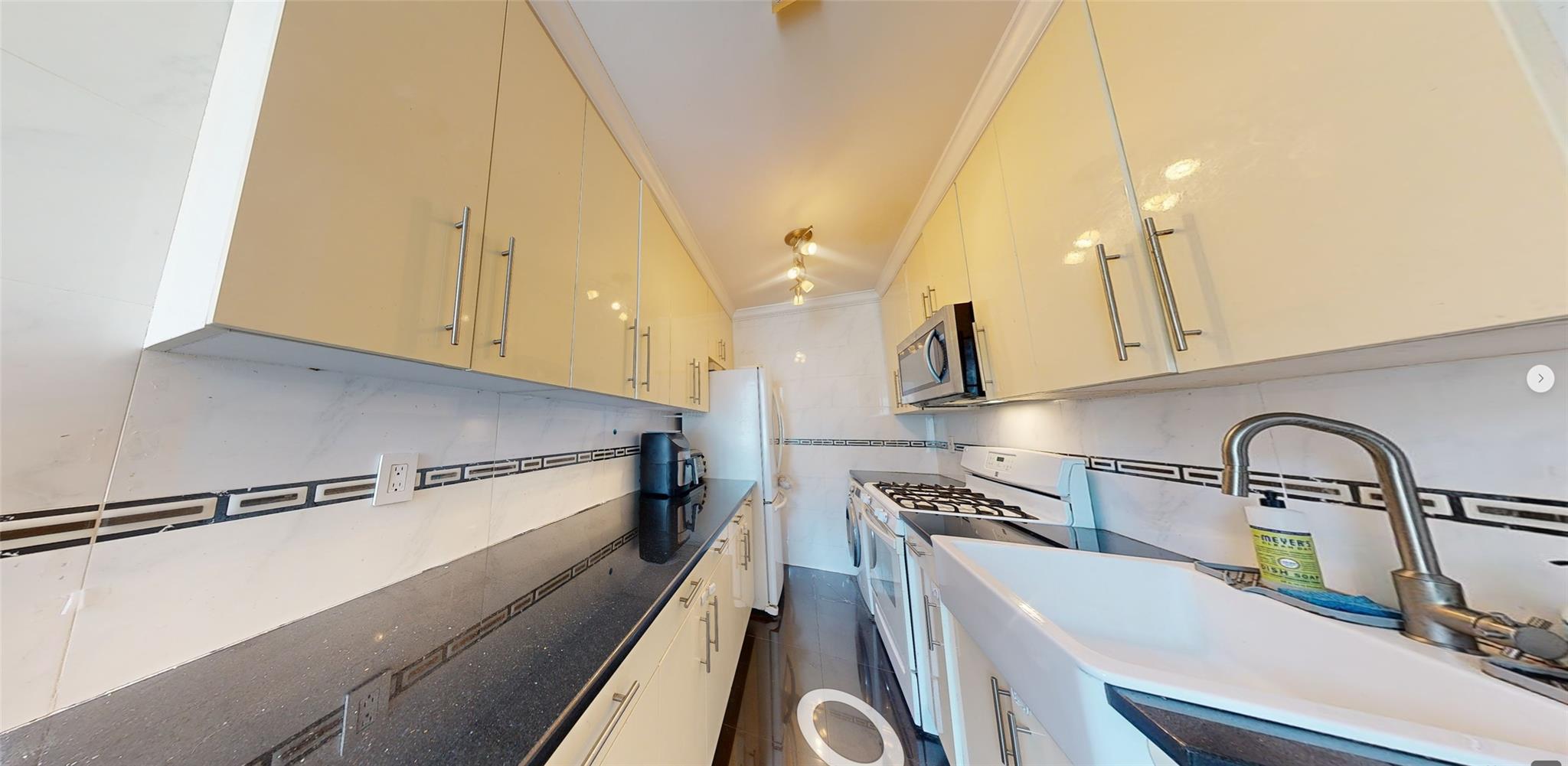 #12 photo, 9410 64 Road, クイーンズ区 Rego Park , NY 11374