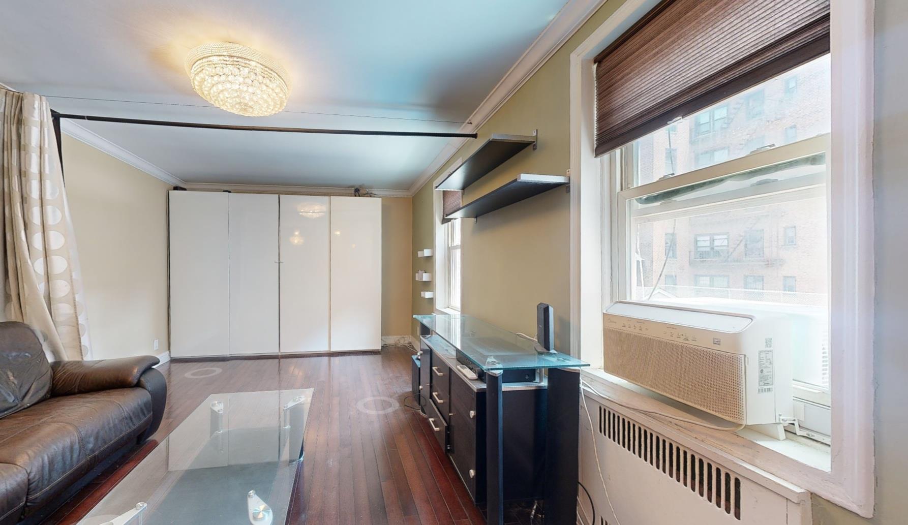 #3 photo, 9410 64 Road, クイーンズ区 Rego Park , NY 11374