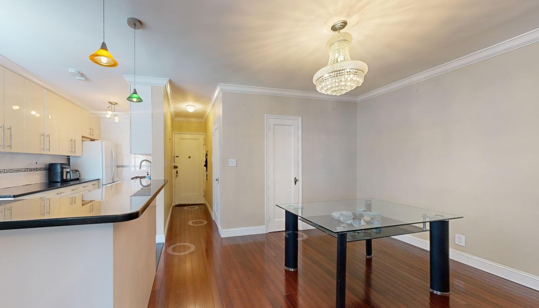 #4 photo, 9410 64 Road, クイーンズ区 Rego Park , NY 11374