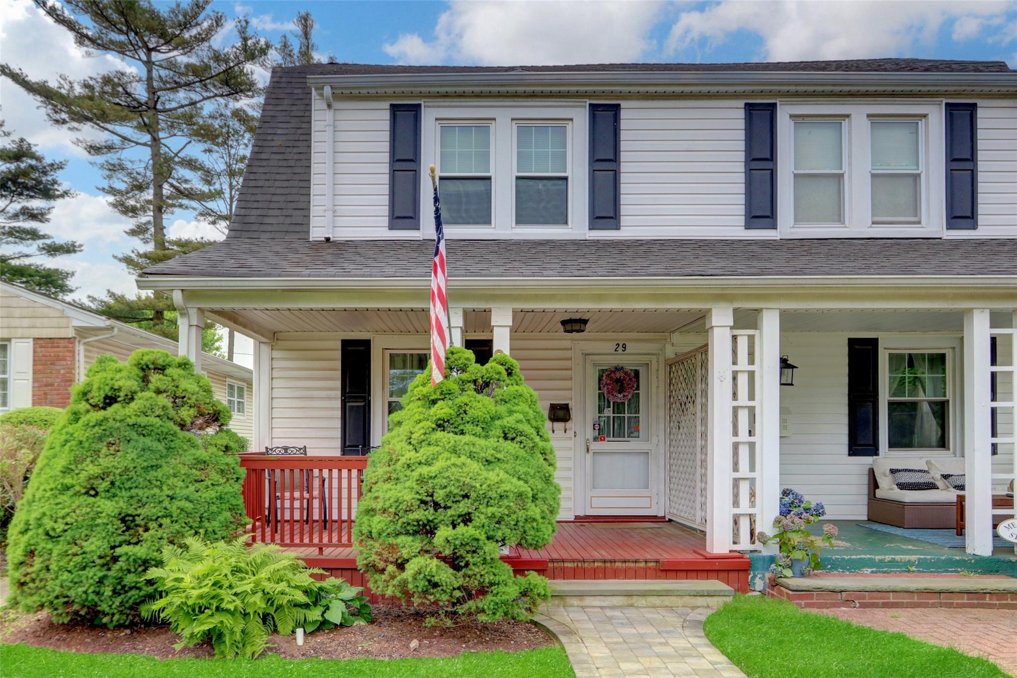 #1 photo, 29 Meadow Street, ناسو Garden City , NY 11530