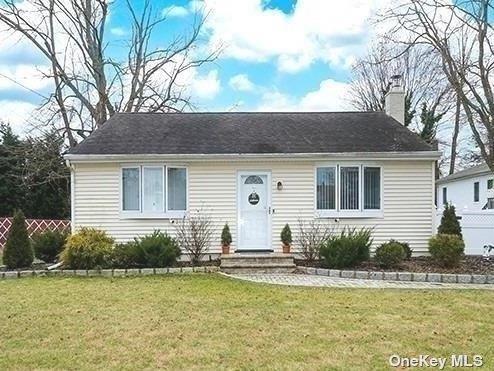 #1 photo, 43 Maryland Street, سوفولك Dix Hills , NY 11746