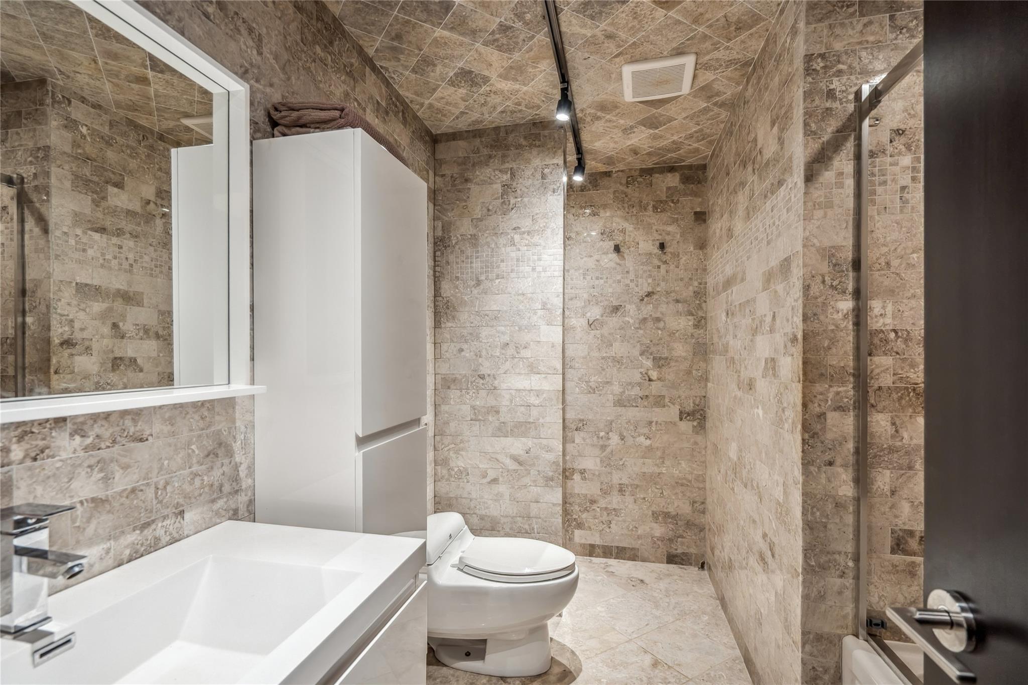 #16 photo, 27 Parkway Drive, ナッソー郡 Roslyn Heights , NY 11577