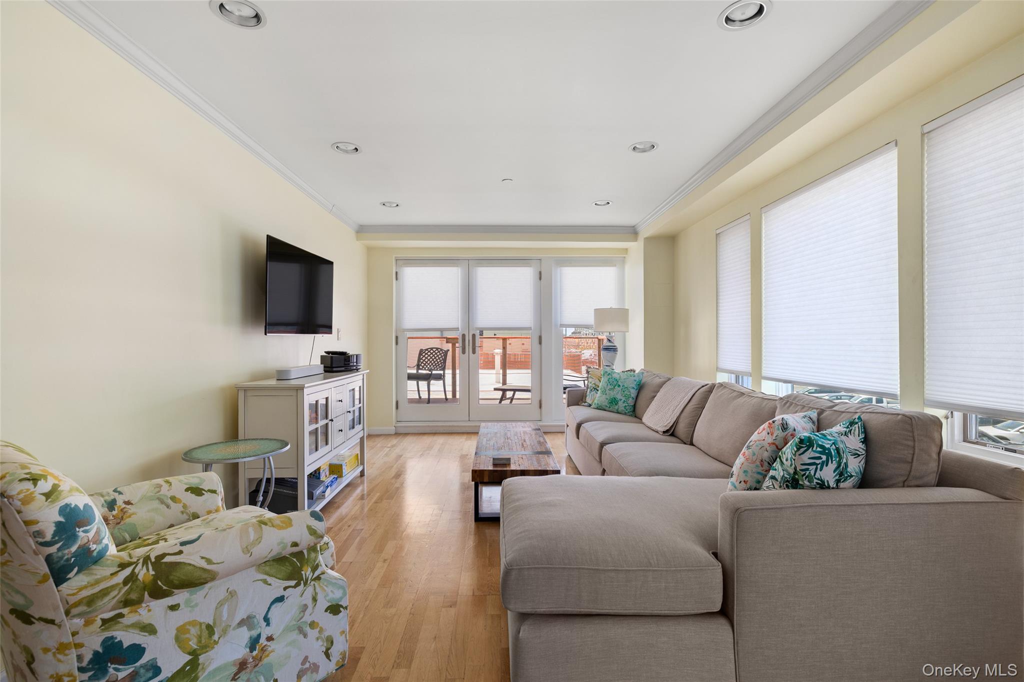 #14 photo, 260 W Broadway, ナッソー郡 Long Beach , NY 11561