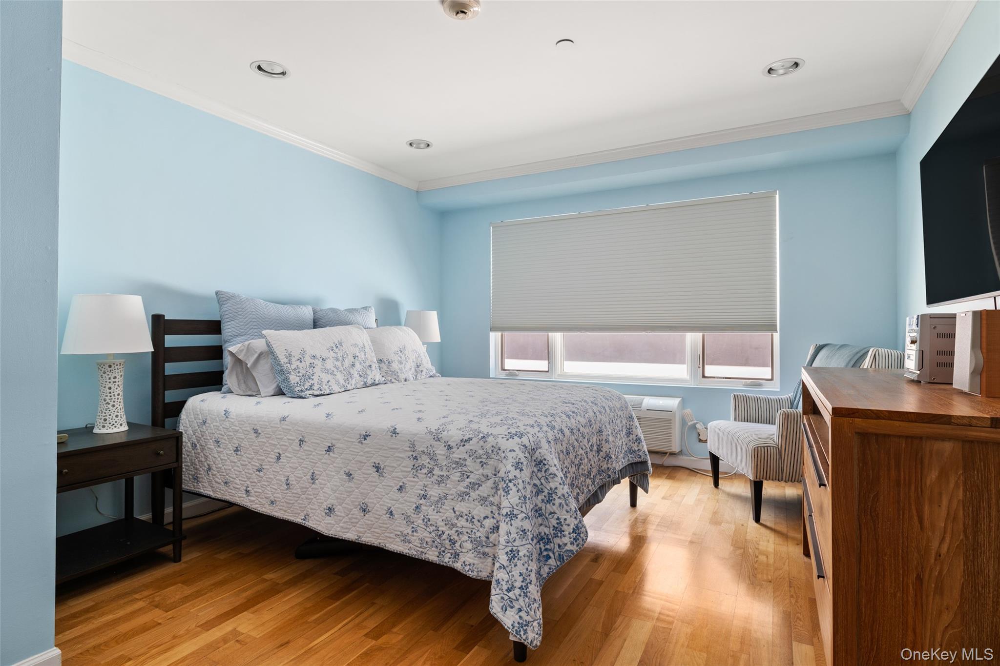 #15 photo, 260 W Broadway, ナッソー郡 Long Beach , NY 11561