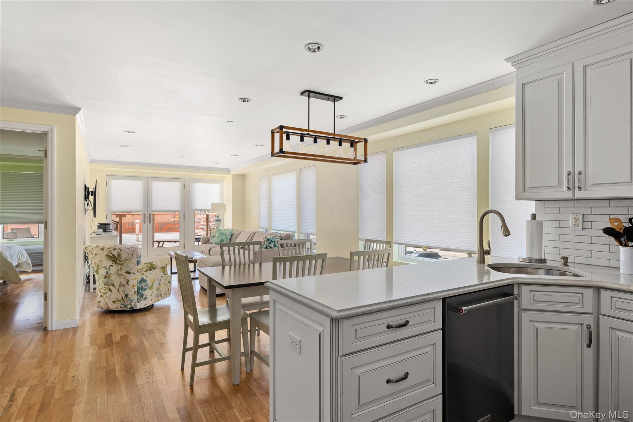 #9 photo, 260 W Broadway, ナッソー郡 Long Beach , NY 11561