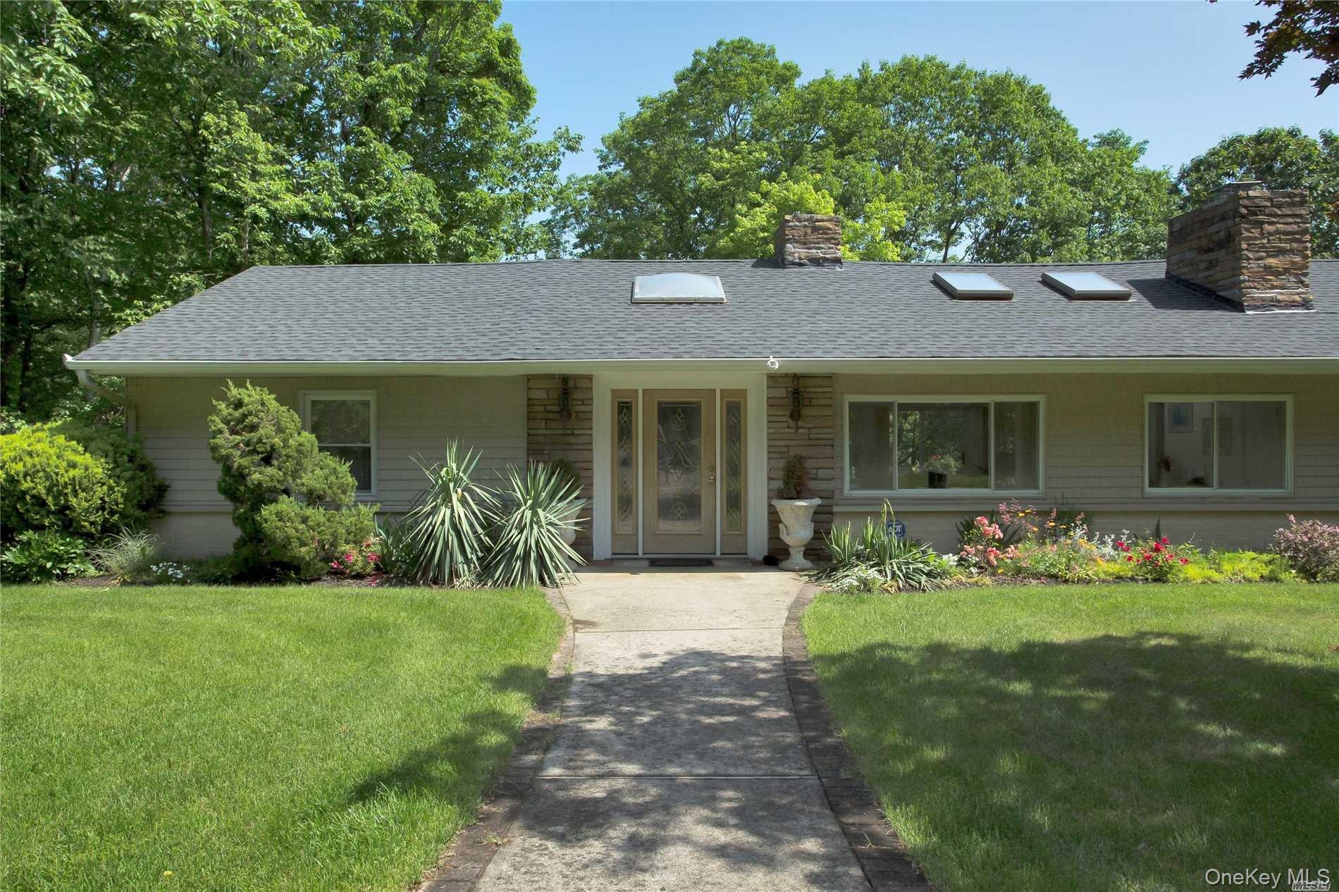#1 photo, 1530 Laurel Hollow Road, Laurel Hollow , NY 11791