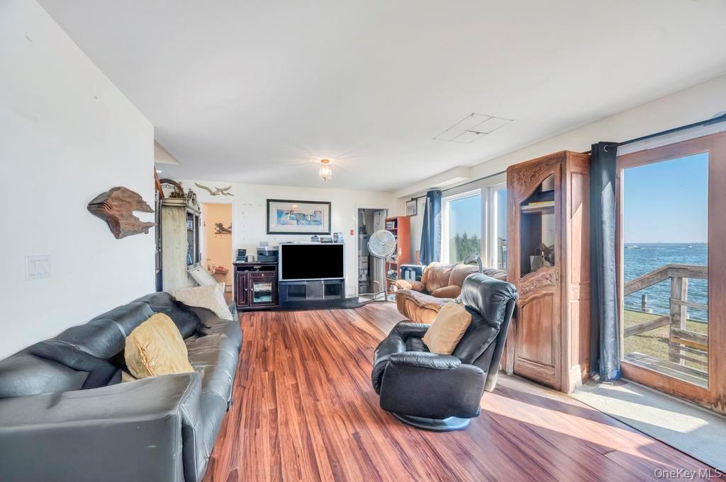 #3 photo, 3142 Shore Road, ナッソー郡 Bellmore , NY 11710