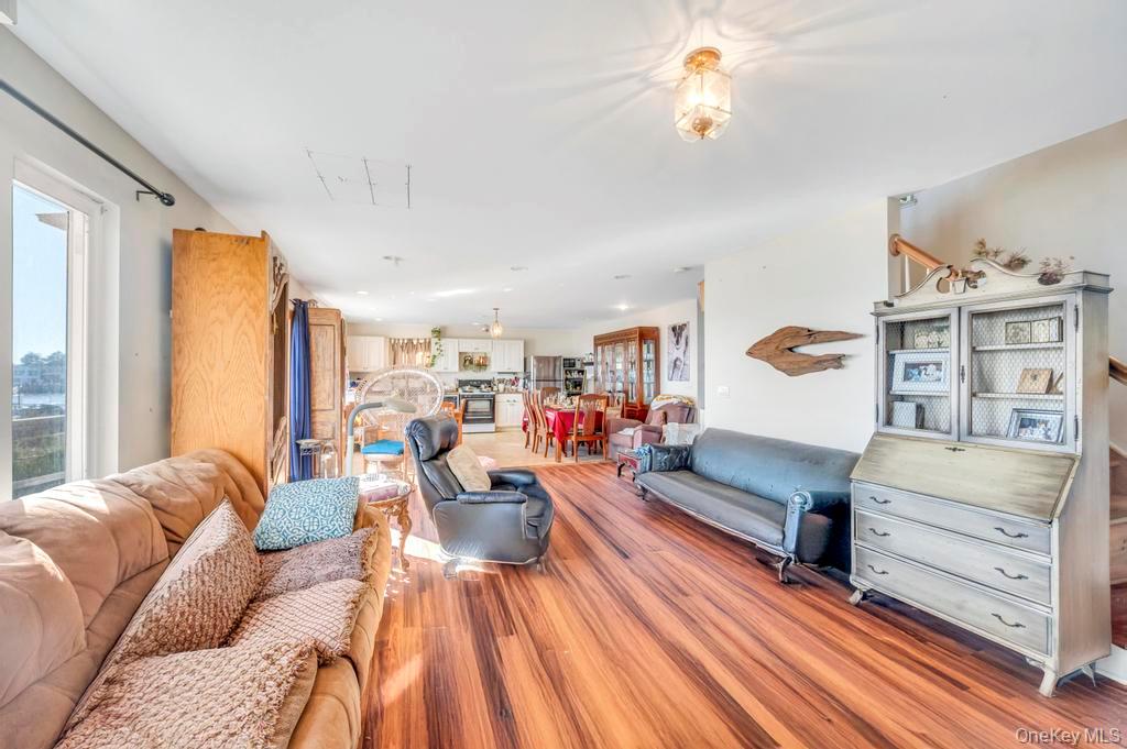 #5 photo, 3142 Shore Road, ナッソー郡 Bellmore , NY 11710