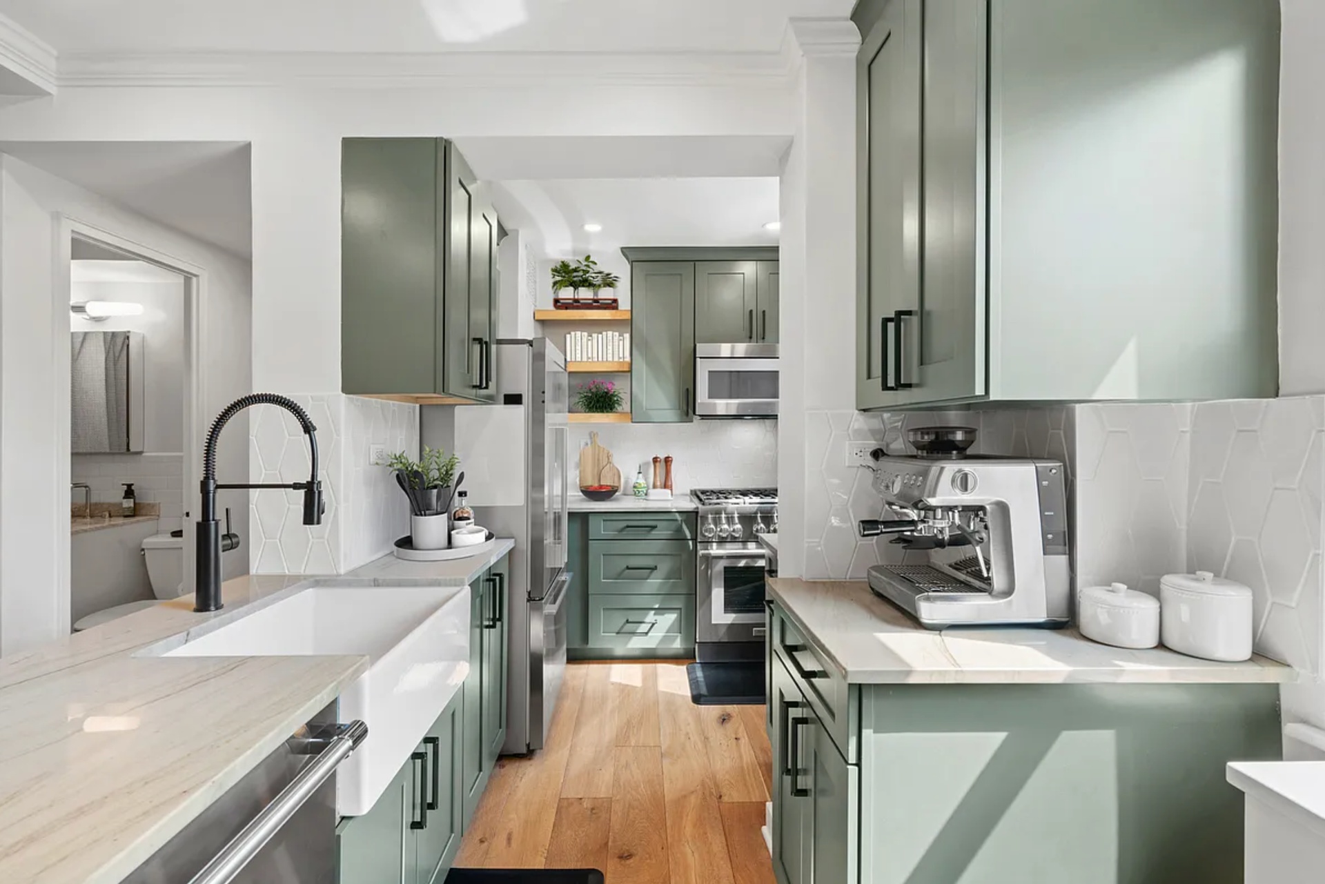 #1 photo, 233 E 69th Street, Upper East Side , NY 10021