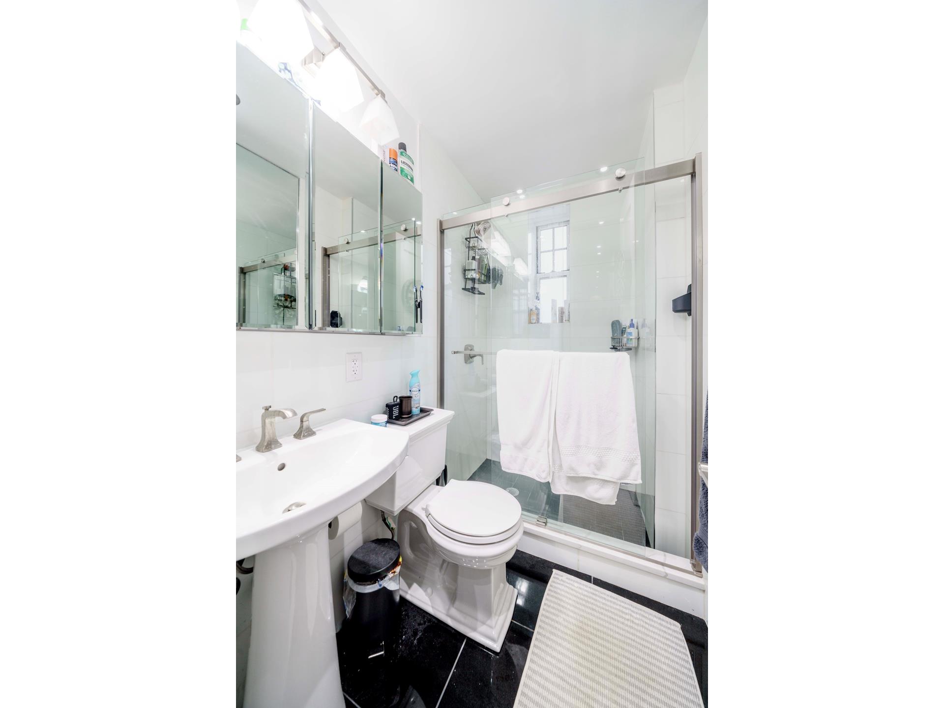 #1 photo, 162 W 13TH Street, Greenwich Village , NY 10011