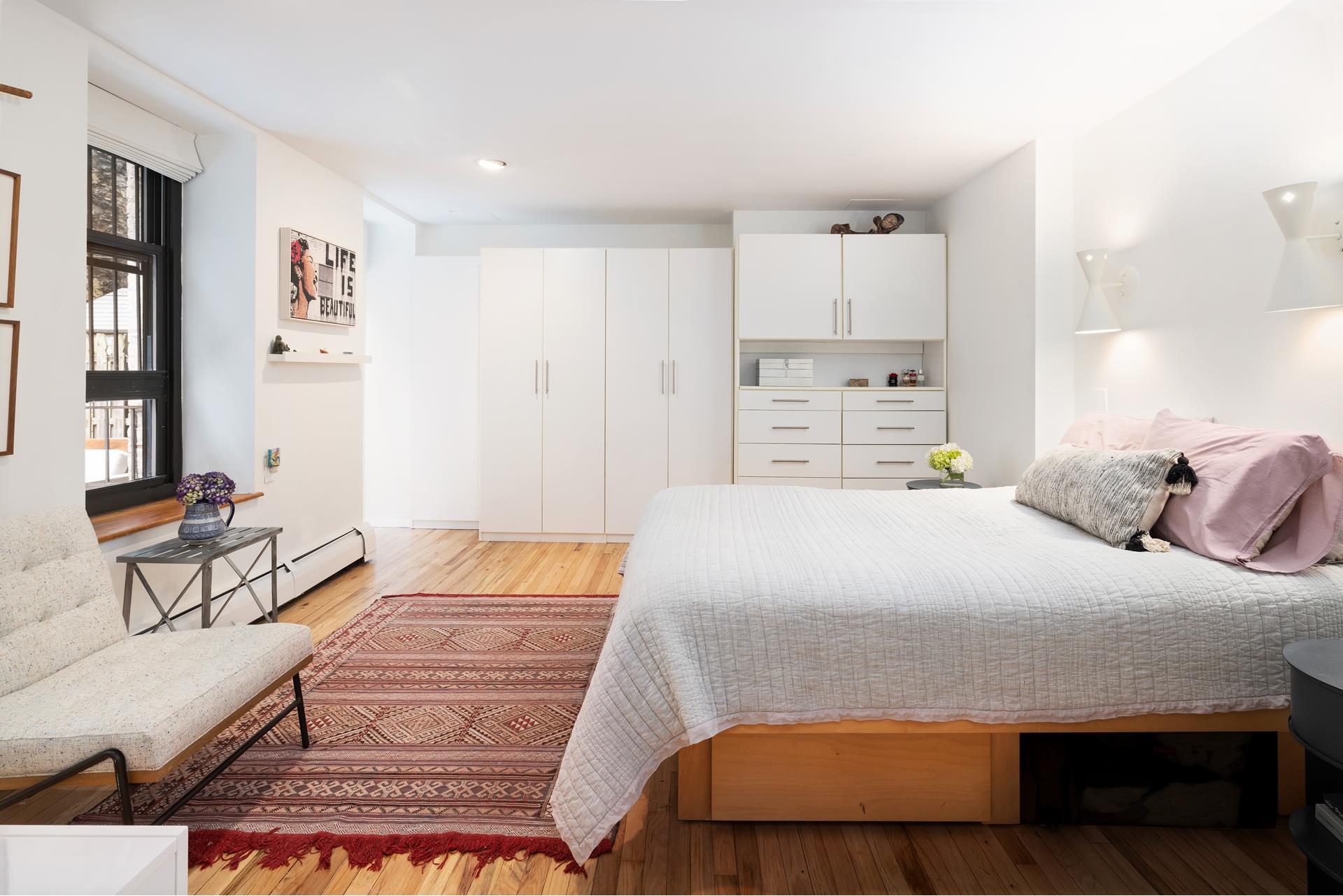 #5 photo, 305 W 98TH Street, マンハッタン Upper West Side , NY 10025