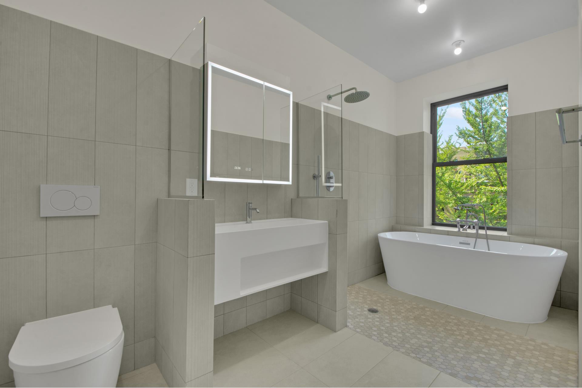 #3 photo, 57 W 130TH Street, マンハッタン Central Harlem , NY 10037