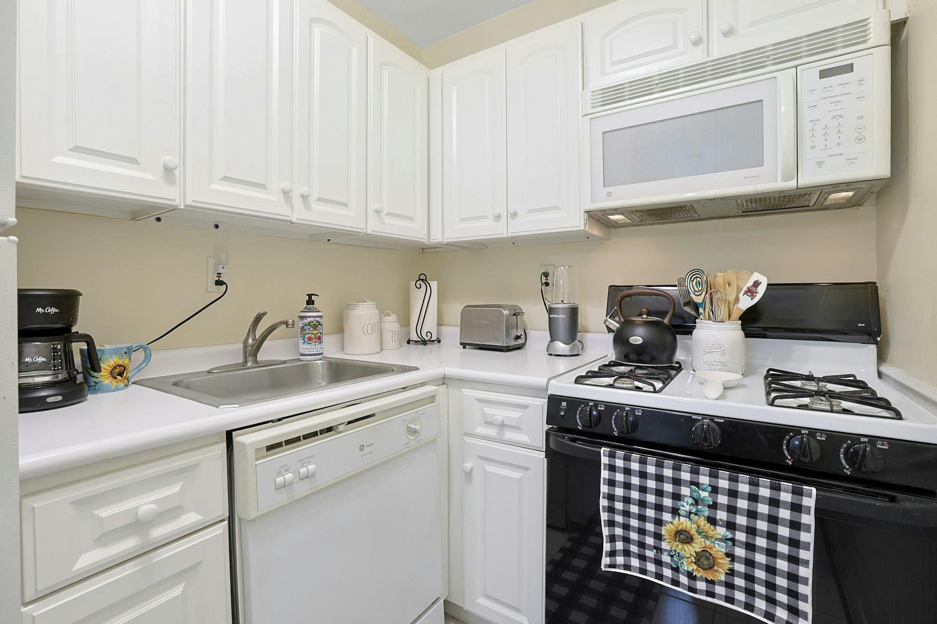 #12 photo, 505 Central Avenue, White Plains , NY 10606