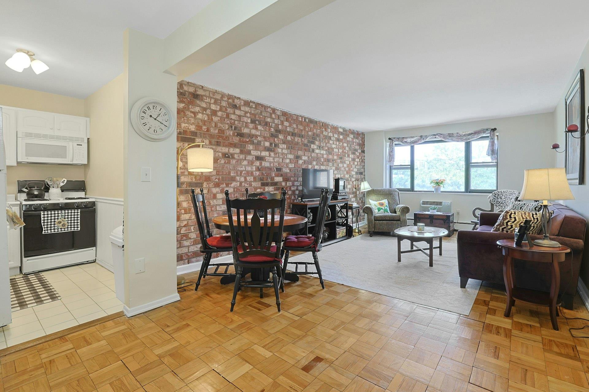 #9 photo, 505 Central Avenue, White Plains , NY 10606