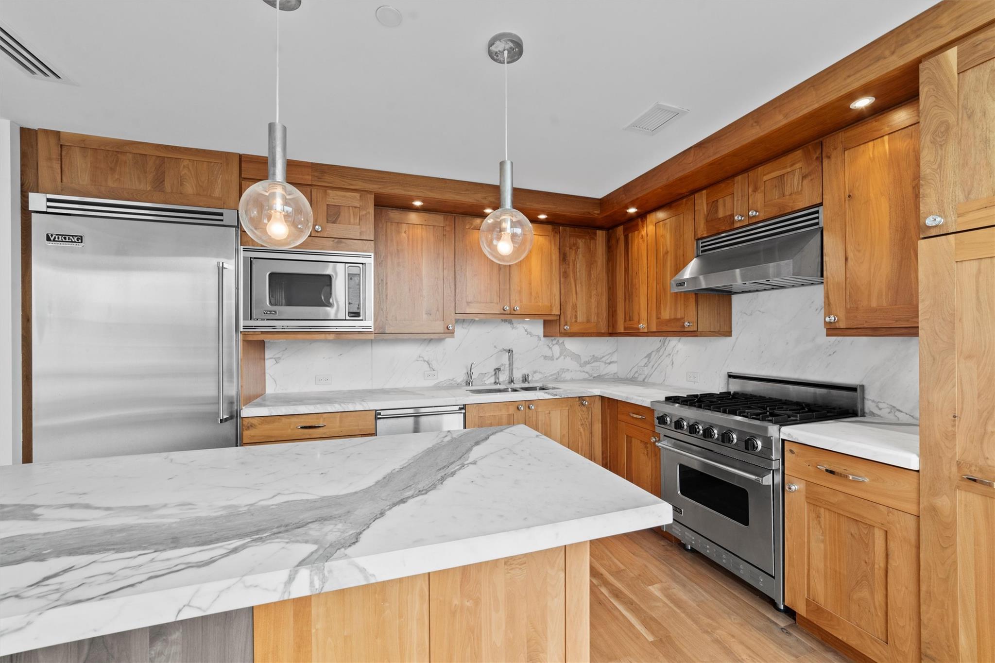 #10 photo, 5 Renaissance Square, White Plains , NY 10601