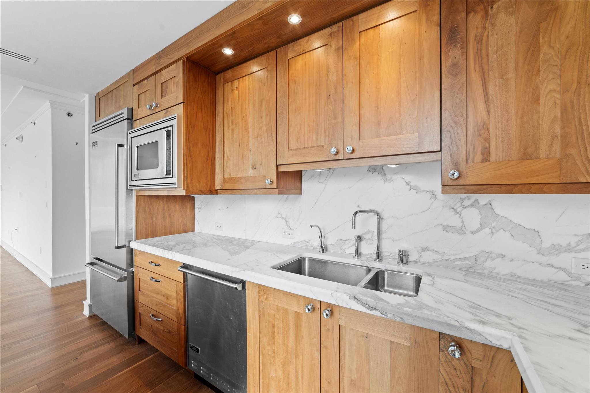 #13 photo, 5 Renaissance Square, White Plains , NY 10601