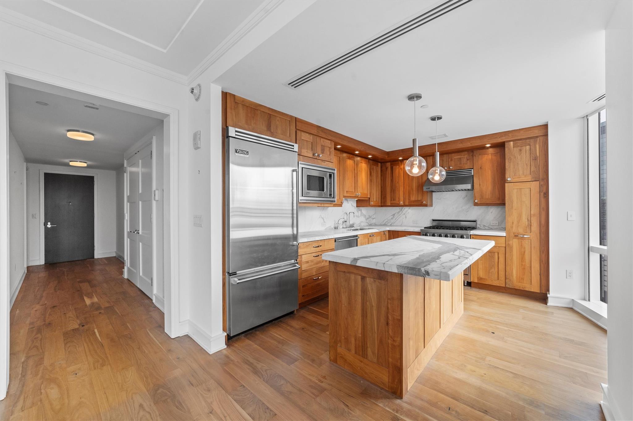 #14 photo, 5 Renaissance Square, White Plains , NY 10601