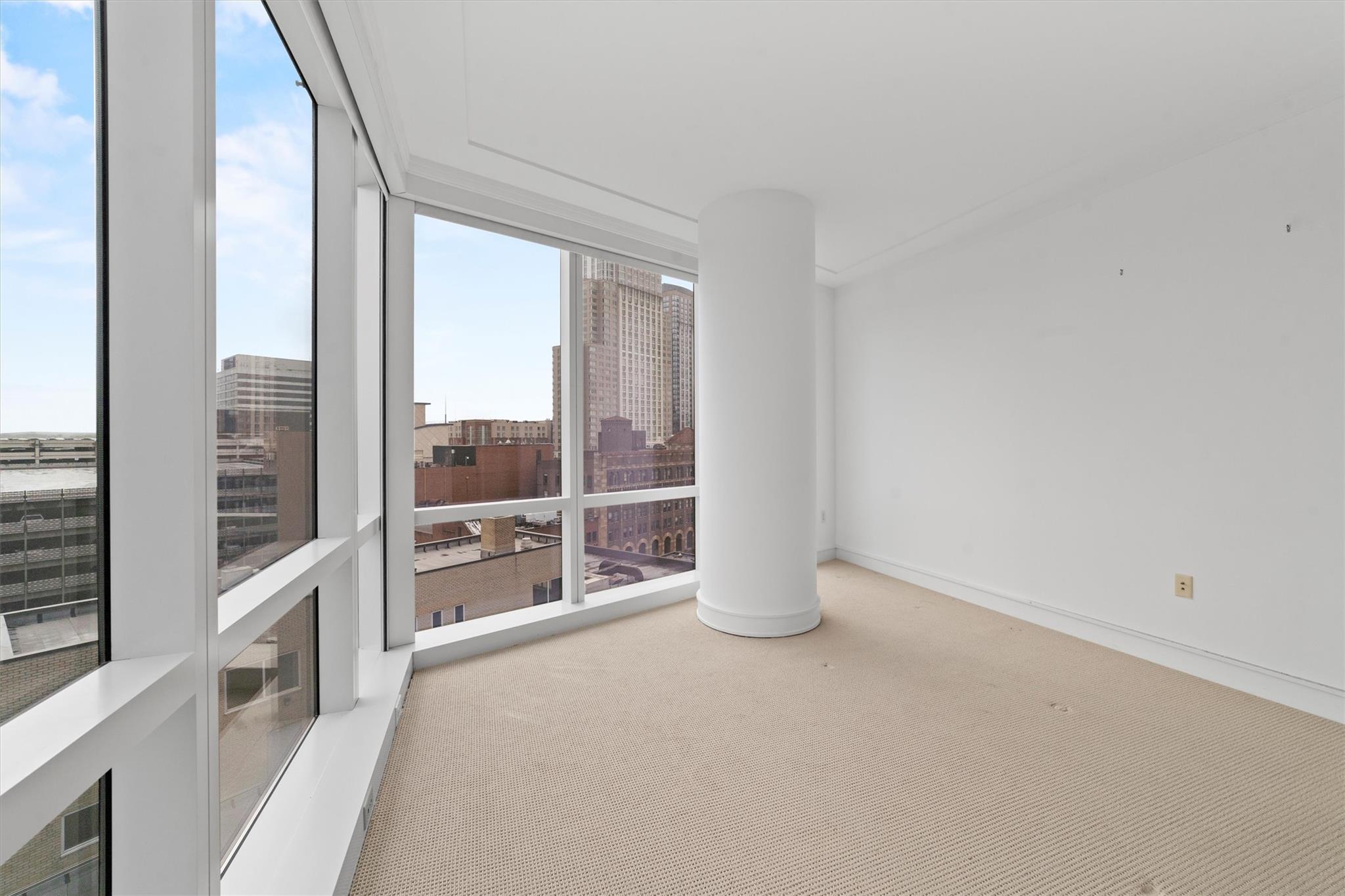#17 photo, 5 Renaissance Square, White Plains , NY 10601