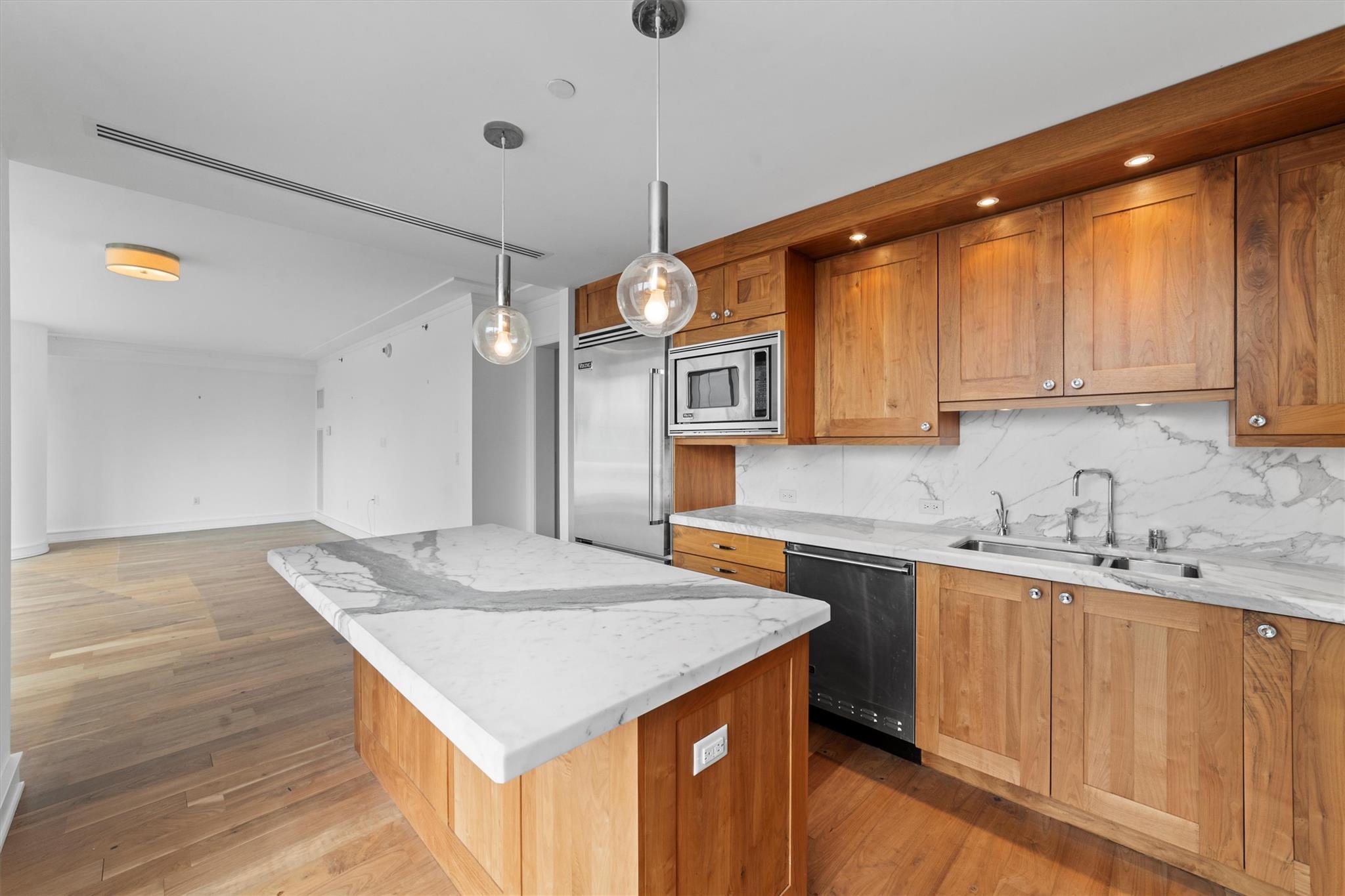 #9 photo, 5 Renaissance Square, White Plains , NY 10601