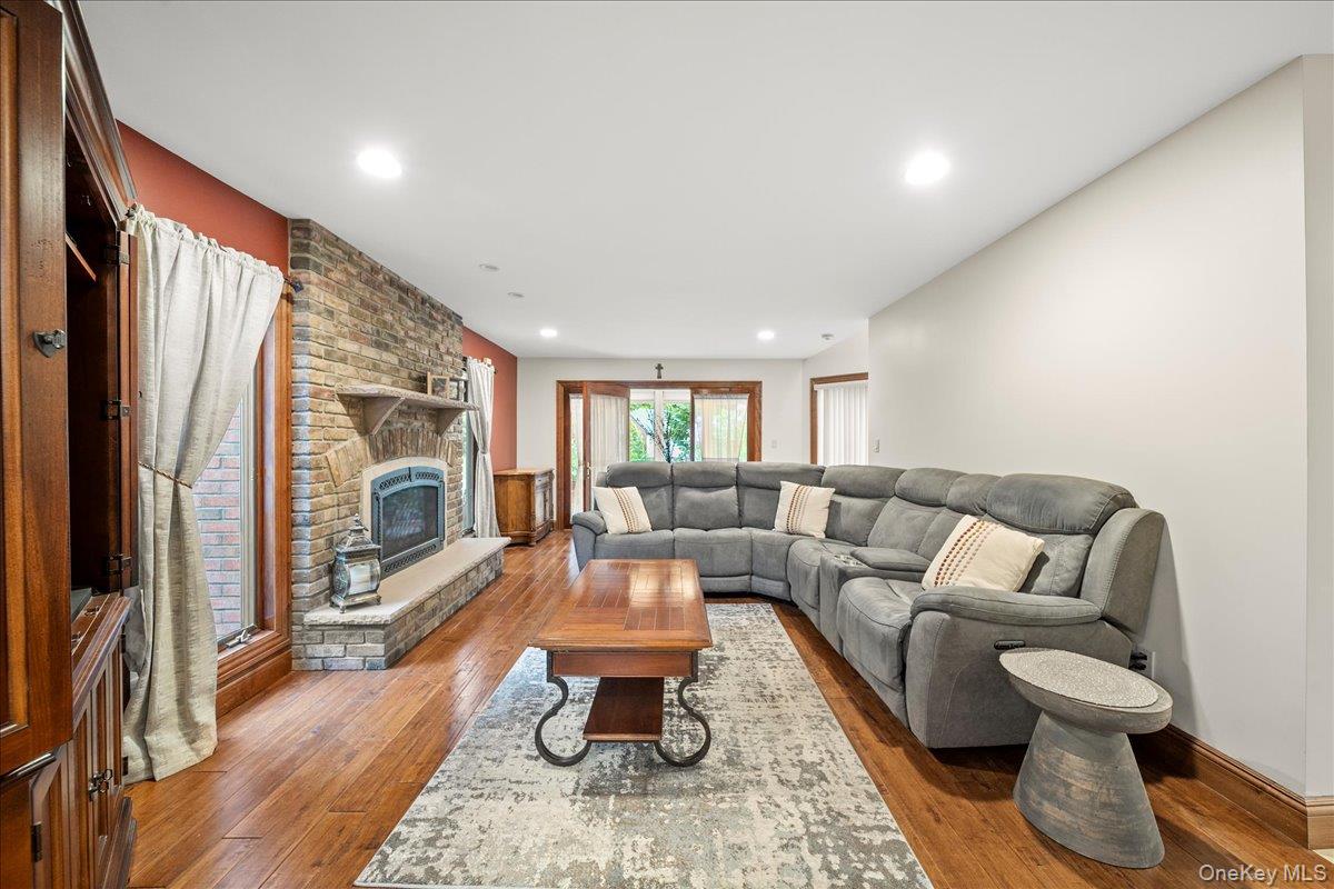 #19 photo, 7 Kent Court, サフォーク郡 Bayport , NY 11705