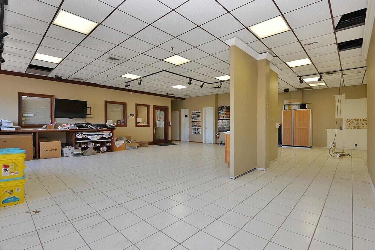 #3 photo, 42-02 Astoria Boulevard, Astoria , NY 11103