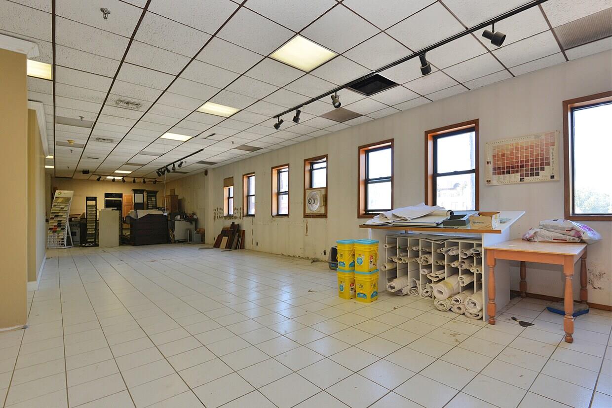 #5 photo, 42-02 Astoria Boulevard, Astoria , NY 11103