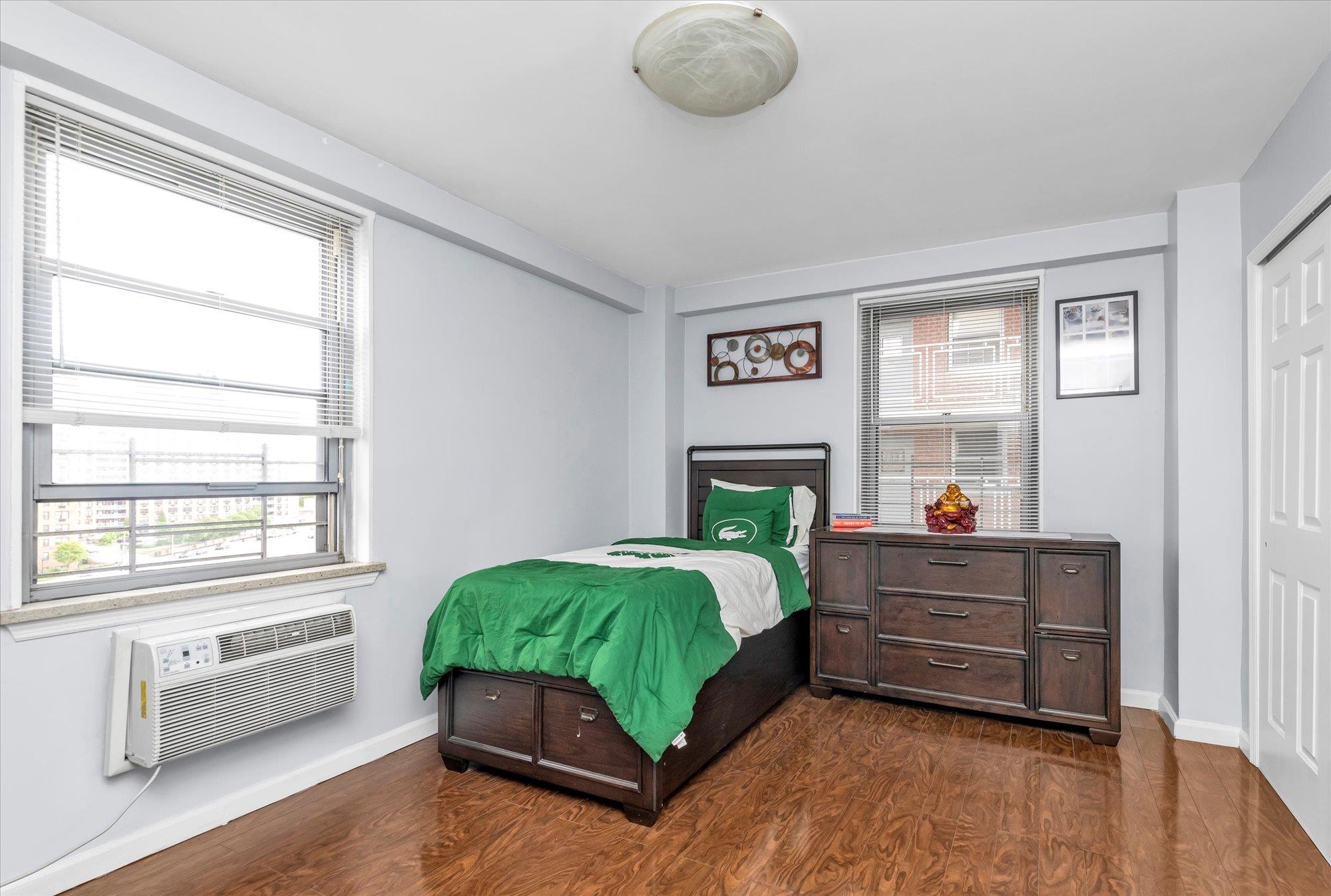 #11 photo, 61-15 97th Street, クイーンズ区 Rego Park , NY 11374