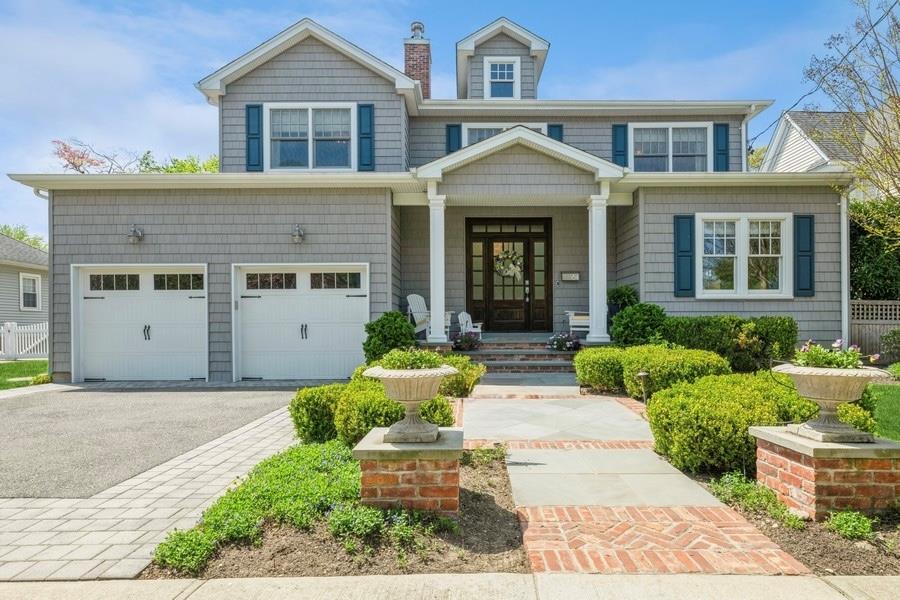 #1 photo, 64 Cedar Avenue, Rockville Centre , NY 11570