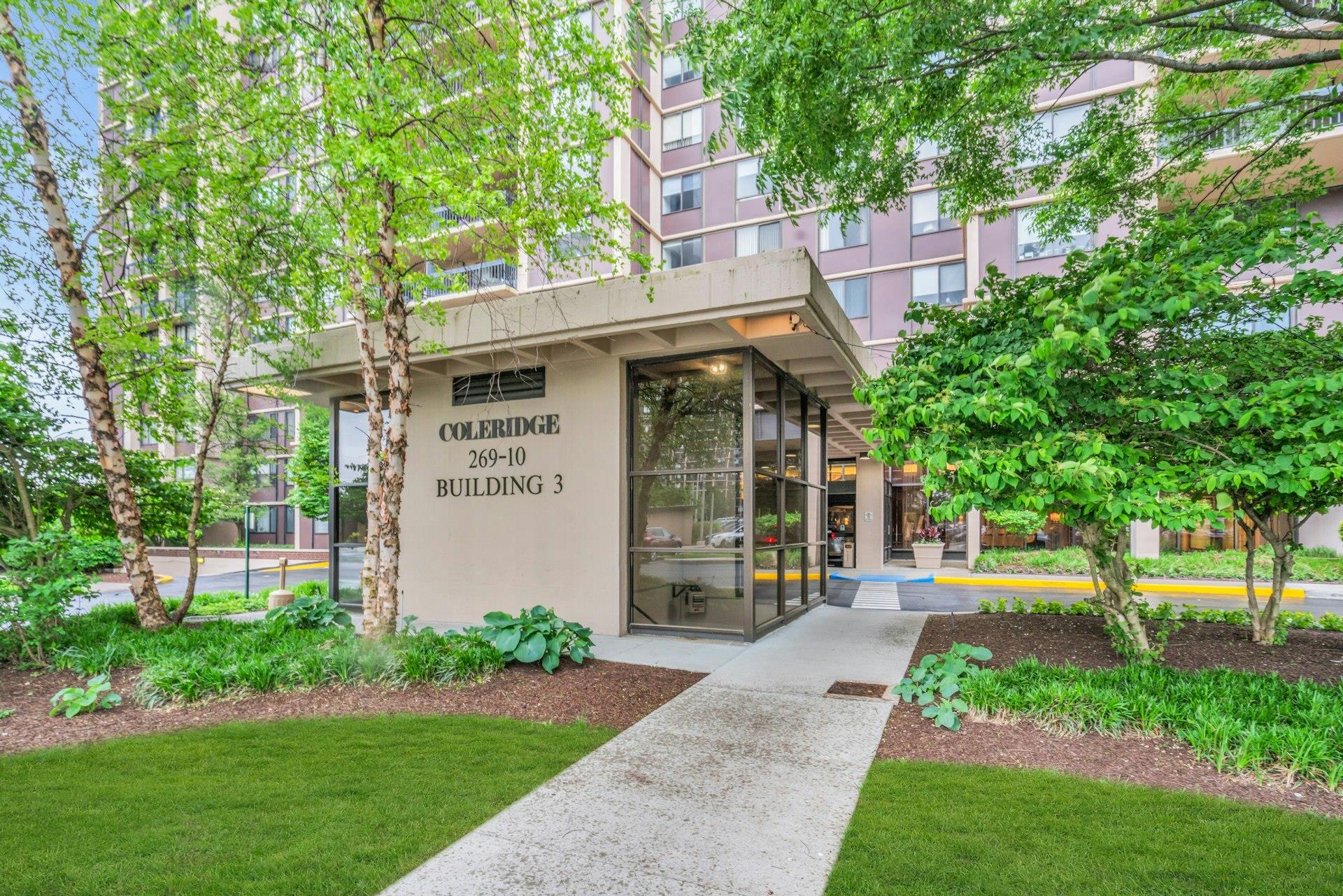 #4 photo, 269-10 Grand Central Parkway, クイーンズ区 Floral Park , NY 11005