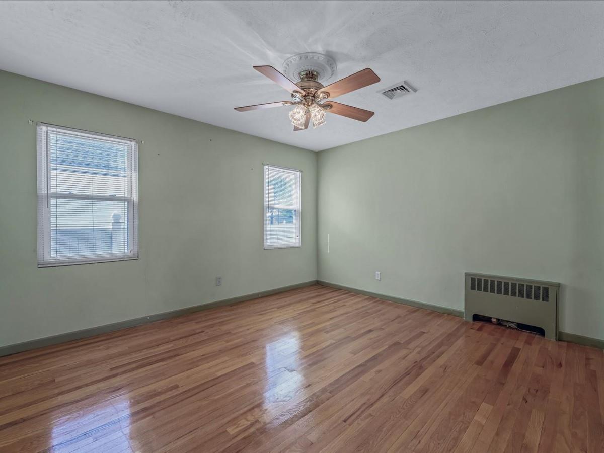 #13 photo, 82-44 263 Street, Glen Oaks , NY 11004