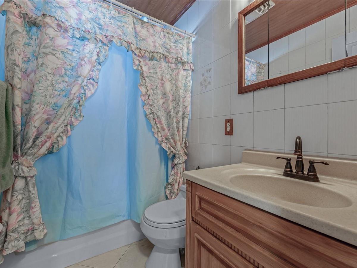 #16 photo, 82-44 263 Street, Glen Oaks , NY 11004